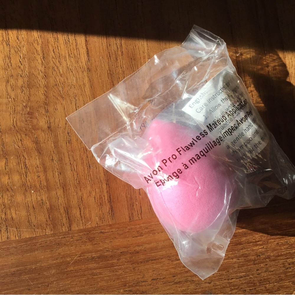 Avon Pro Flawless Makeup Applicator Beauty Blender